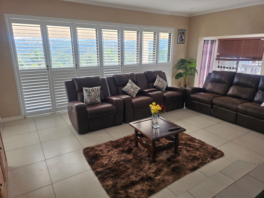 5 Bedroom Property for Sale in Gonubie North Eastern Cape